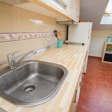 아파트 Cosy One Bedroom Next To The